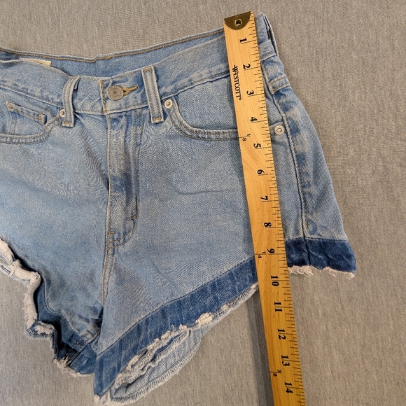 Levi's Cutoff Jeans Shorts Women's 26 Light Wash Blue - Picture 5 of 13